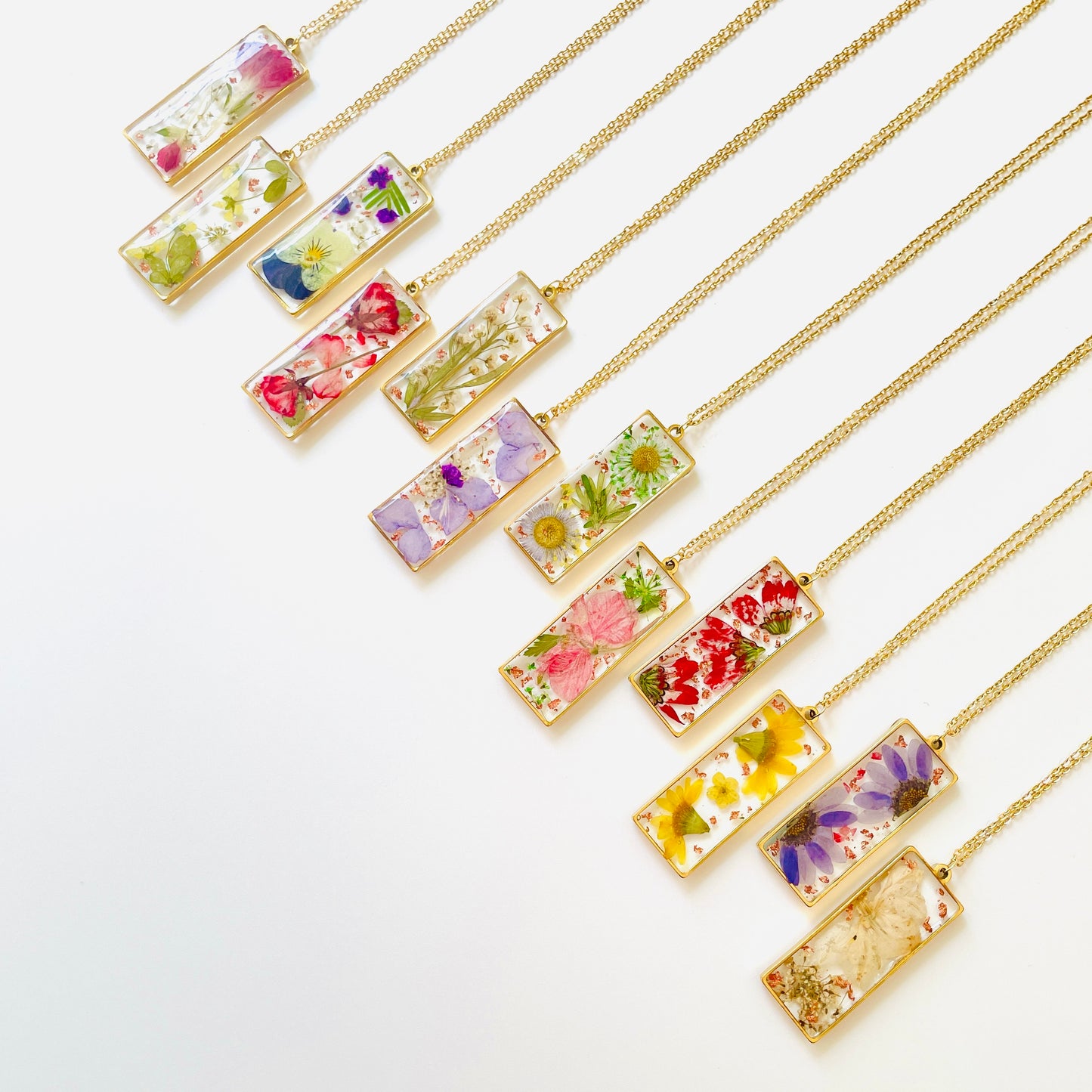 Personalized Rectangular Birth Flower Necklace - Modern Elegance Meets Natural Charm