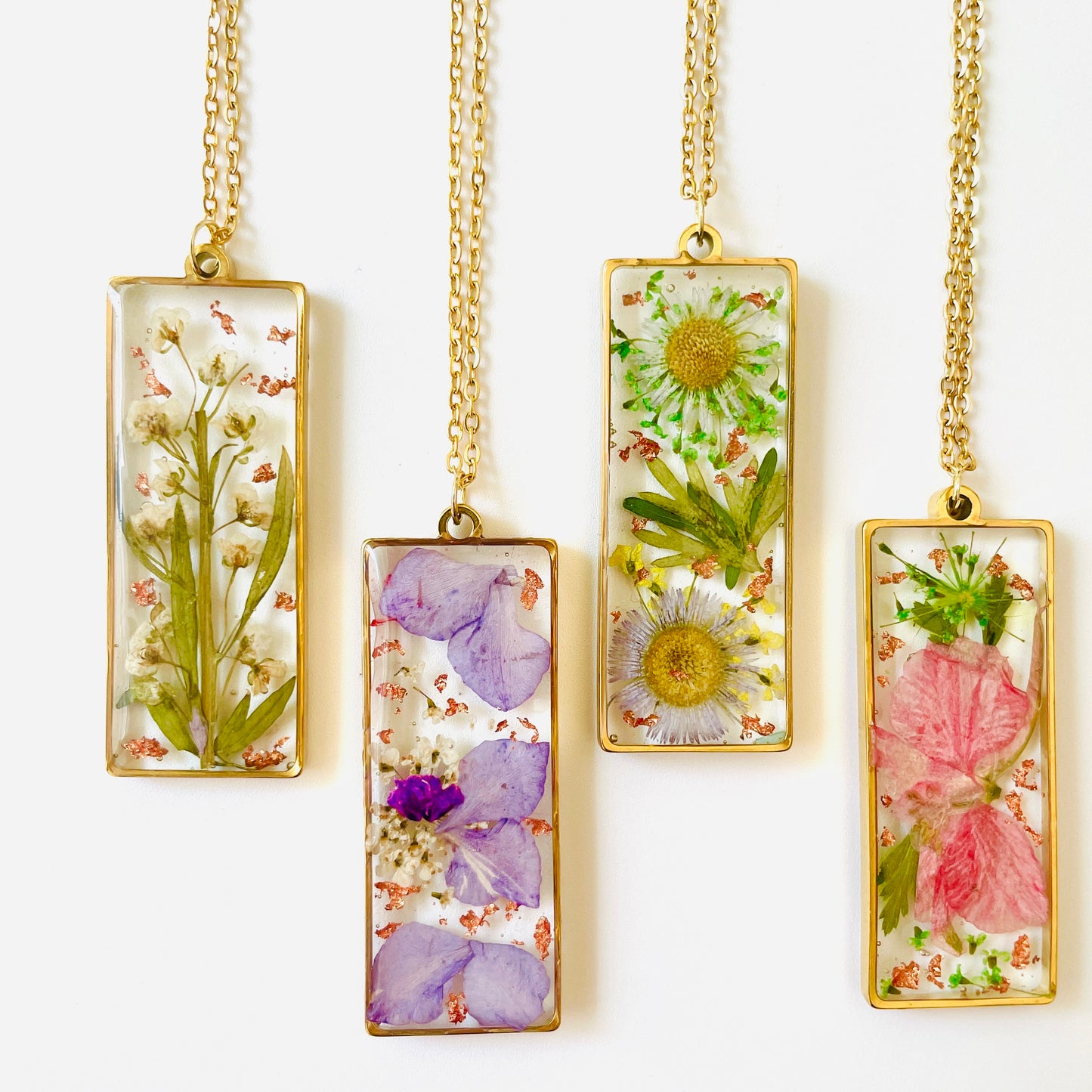 Personalized Rectangular Birth Flower Necklace - Modern Elegance Meets Natural Charm