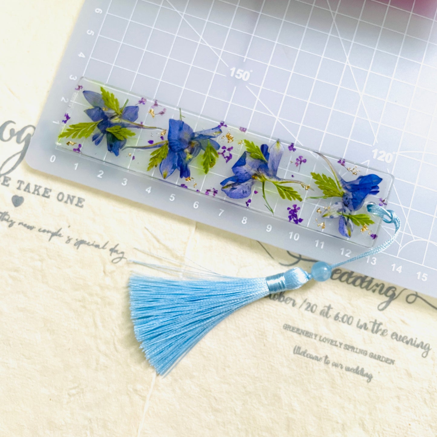 Personalized  Birth Flower Bookmark – Savor the Pages with Blossoming Bookmarks