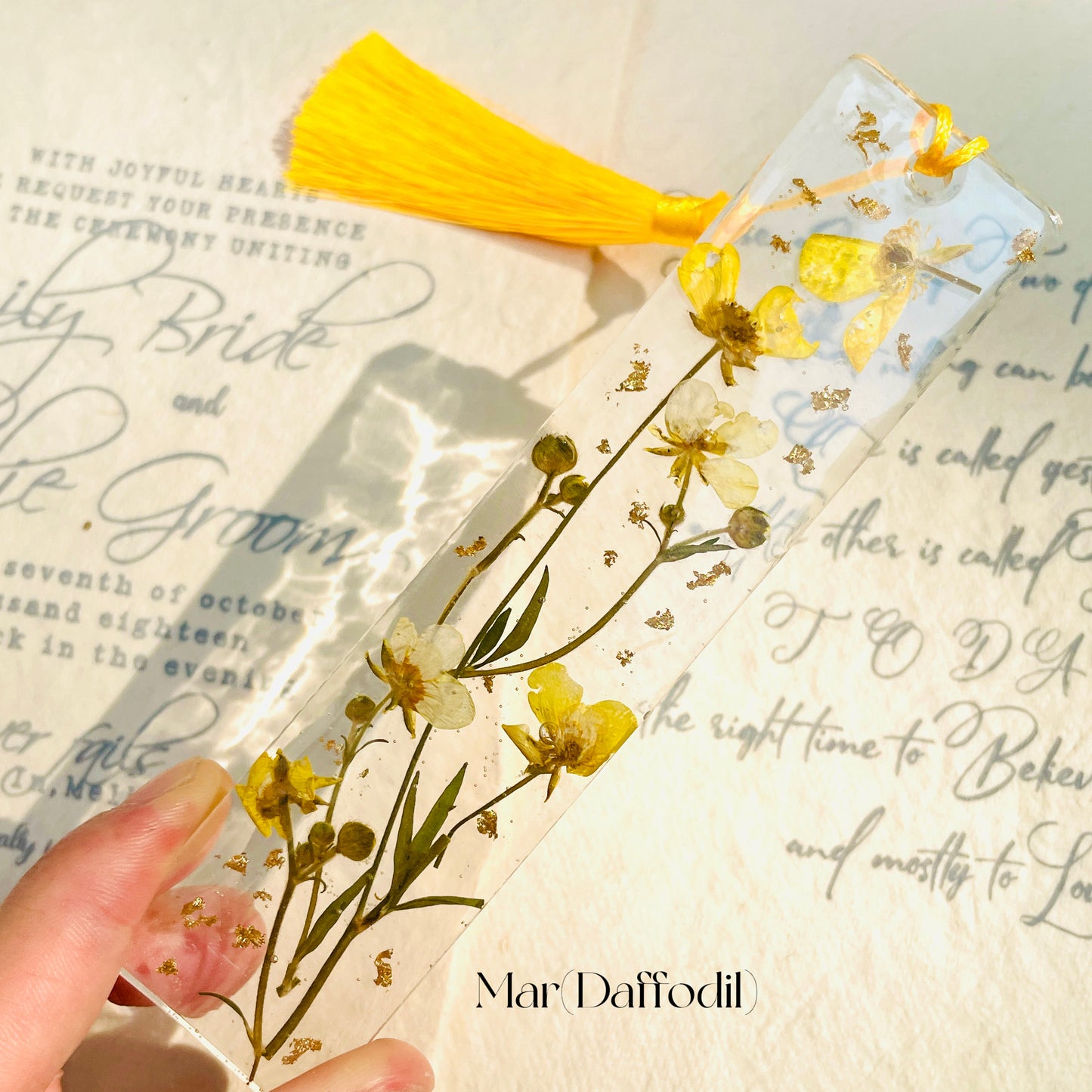 Personalized  Birth Flower Bookmark – Savor the Pages with Blossoming Bookmarks